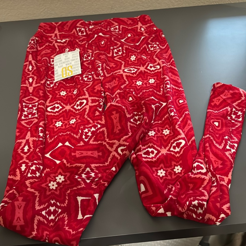 🍁 OS LULAROE LEGGING                  super “butter soft “ Valentine